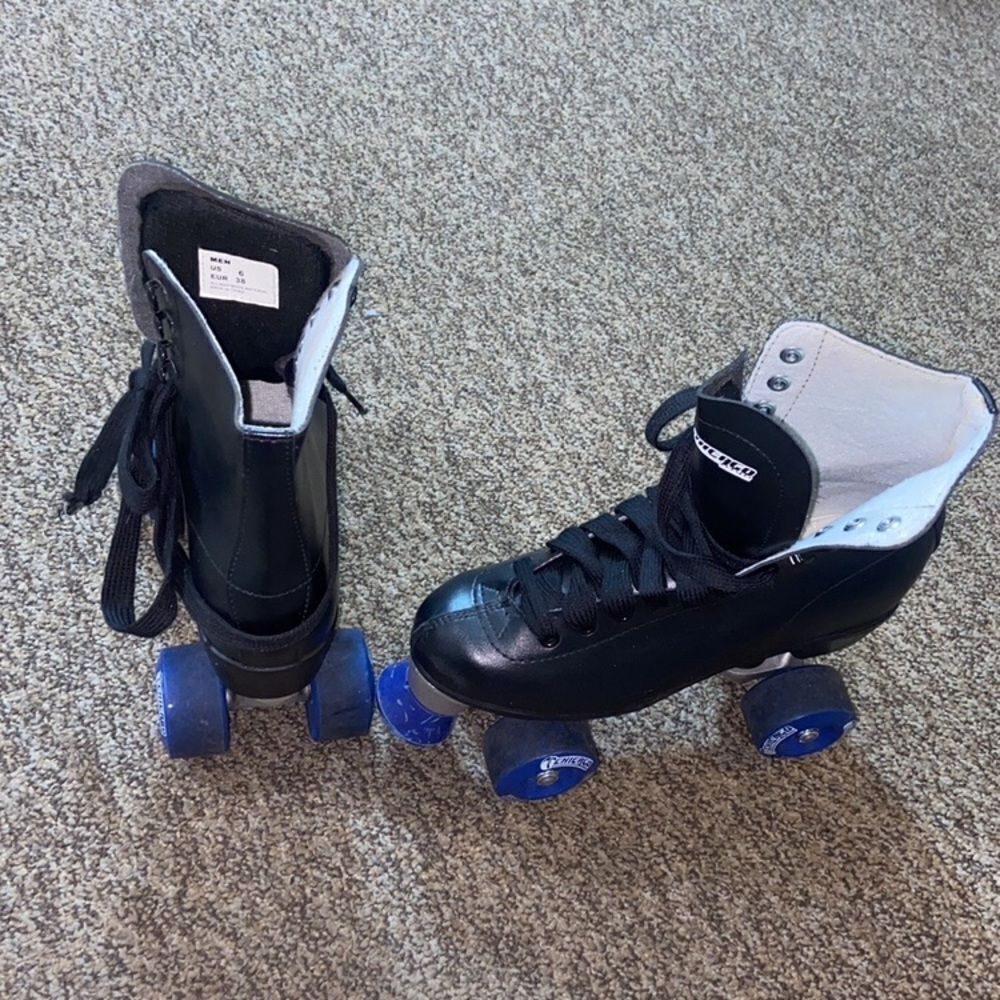 Chicago Men Classic Indoor Black and Blue Roller Skates Sz,6US Blue Wheels